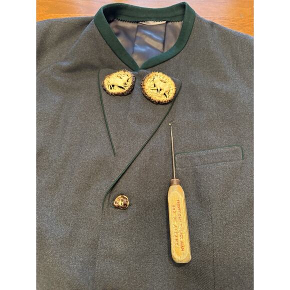 German Octoberfest Wool Jacket With Horn Buttons And Stag Decor Hirmer Munich - Picture 2 of 16